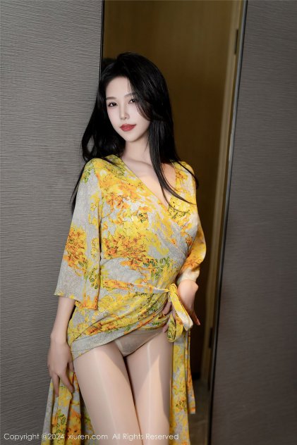 精品国产99性感空姐美女内衣写真海报