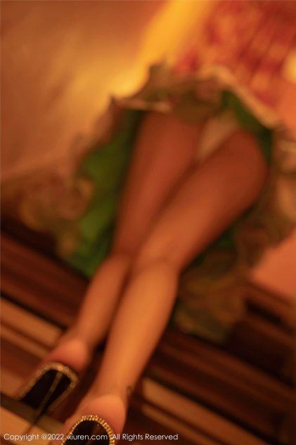 边摸边吃奶边做激情叫床的视频海报